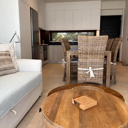 Ayia אליקאנאס